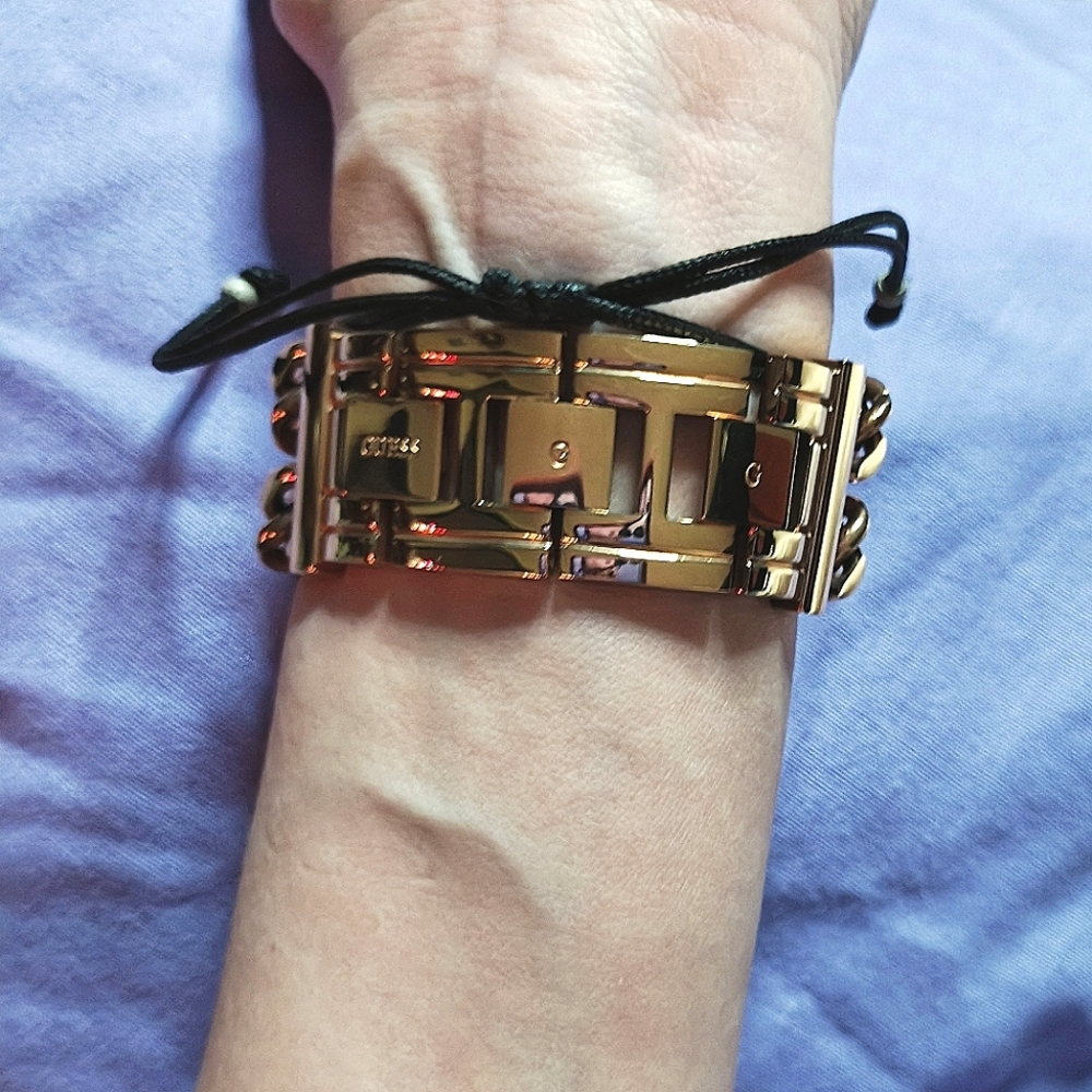 NWOT Guess Mod Heavy Metal Dual Chain Link Watch In Rose Gold - Picture 7 of 11